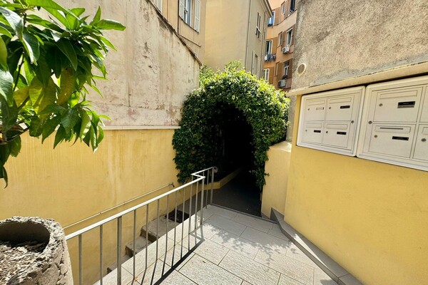Condamine / Le Vedra / Grazioso monolocale ristrutturato con balcone