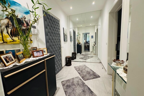 Rare Opportunity – 2-Bedroom Garden Apartment with Conservatory