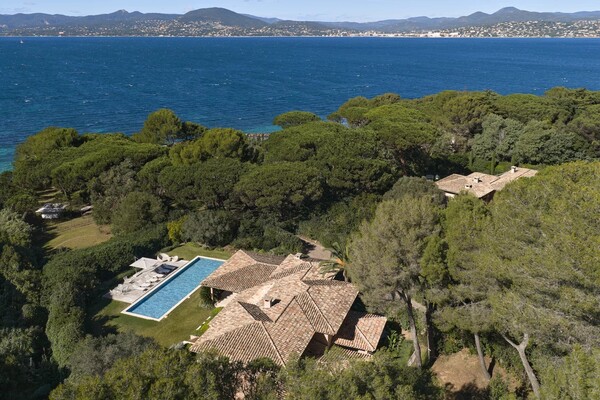 Domaine gardienné des Parcs de Saint-Tropez.