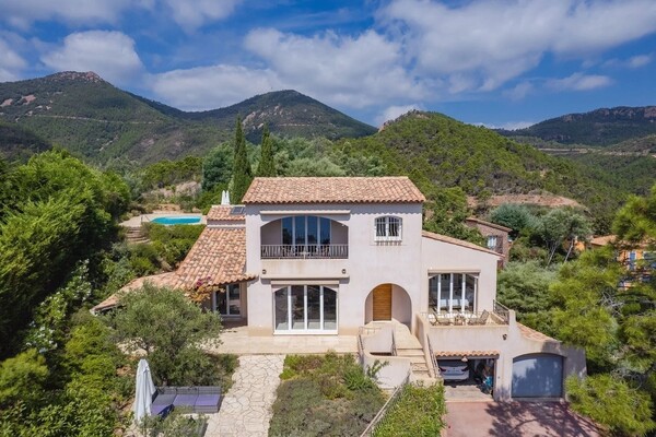 Miramar, steps away from La Figueirette Beach