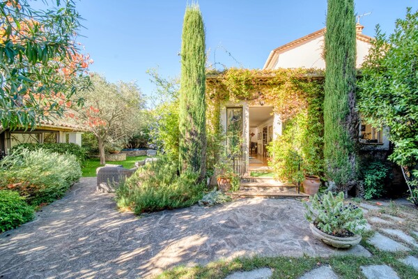 Nestled in the heart of the Mougins village