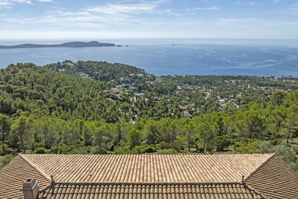 Villa d’Architecte avec Vue Mer Panoramique au Potentiel Excepti