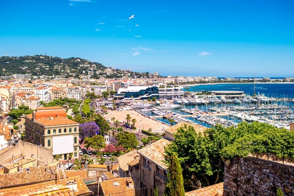 À Vendre – Droit au bail à Cannes   Emplacement premium