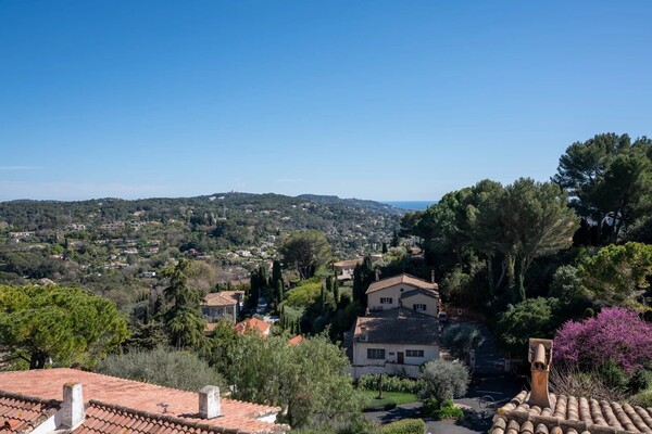 Authentic village house in the heart of Mougins