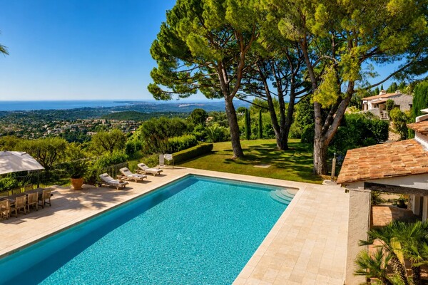 Villa d'Exception à Vence: Luxe et Confort Assurés
