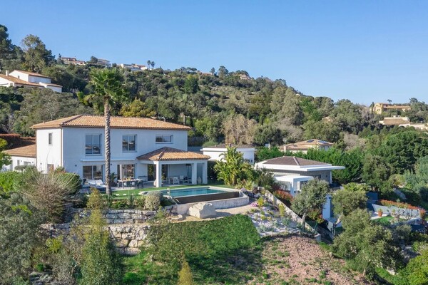 Les Adrets de l’Estérel – Renovated Villa with Panoramic Views –