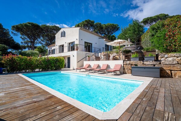Sainte-Maxime – Villa familiale rénovée avec vue dégagée et pres