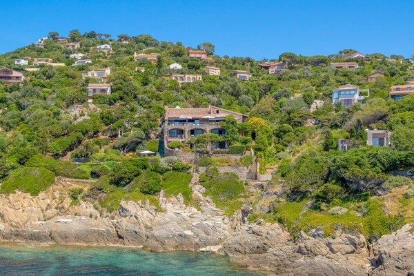 Exceptional Seafront Property on Île du Levant with Sea Access