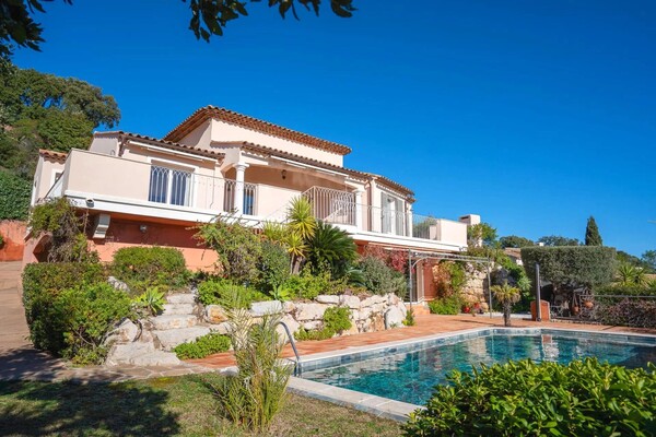 Charming Provençal villa with panoramic views