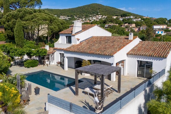 Sainte-Maxime – Élégante propriété familiale avec suites indépen