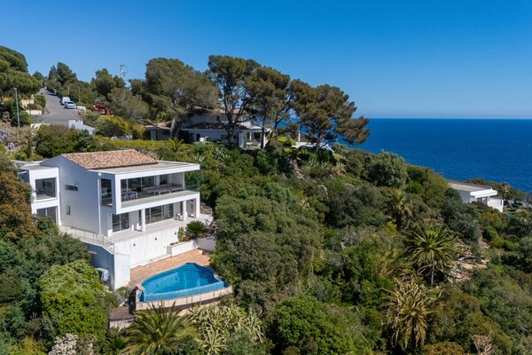 Villa contemporaine d’exception – Vue mer panoramique – À pied d