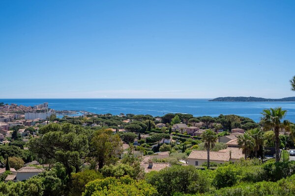 Propriété d'exception avec vue mer panoramique