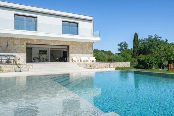 Valbonne superb contemporary villa