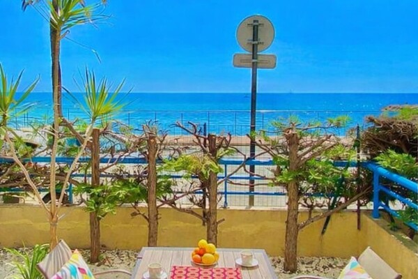 Seafront Frontline Position. Spacious Terrace and Unique Location