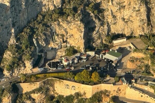 Propriété commerciale à vendre avec garage en exploitation | Cap d’Ail