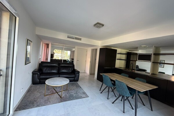 EZE - Appartement 2 pièces avec piscine