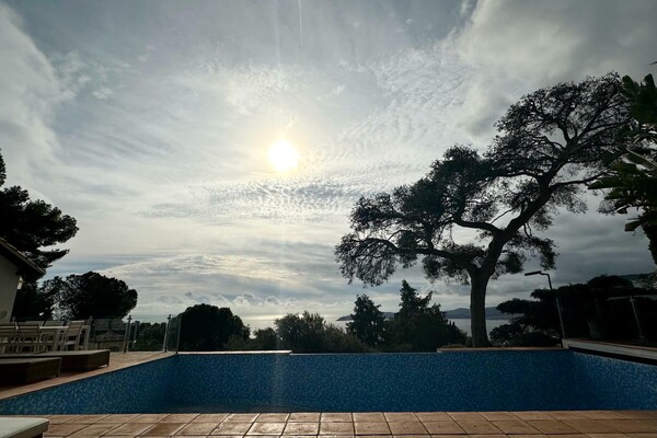 VISTA MOZZAFIATO - SUPERBA PROPRIETÀ DI 7 CAMERE ALLE PORTE DI MONACO