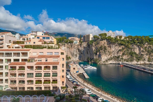 LE GRAND LARGE - FONTVIEILLE