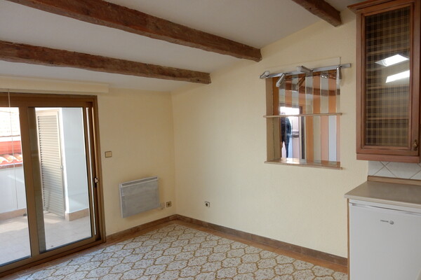 SPAZIOSO DUPLEX NEL CENTRO DI MONACO CITY CON TERRAZZA PRIVATA -