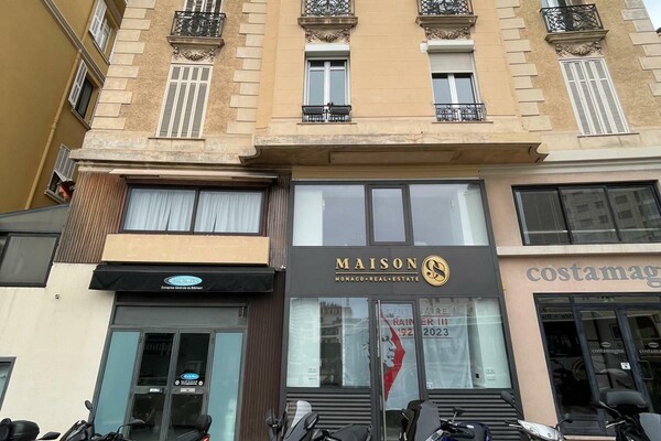 SPAZIOSO TRILOCALE E UFFICIO, NEL CENTRO DI MONACO