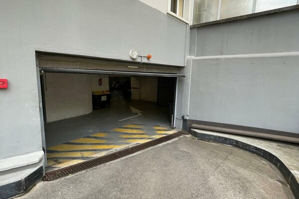 RESIDENCE AUTEUIL - ST ROMAN - MONACO - AMPIO GARAGE per 6 AUTO