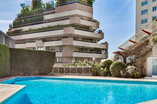 Cave au Patio Palace | Jardin Exotique