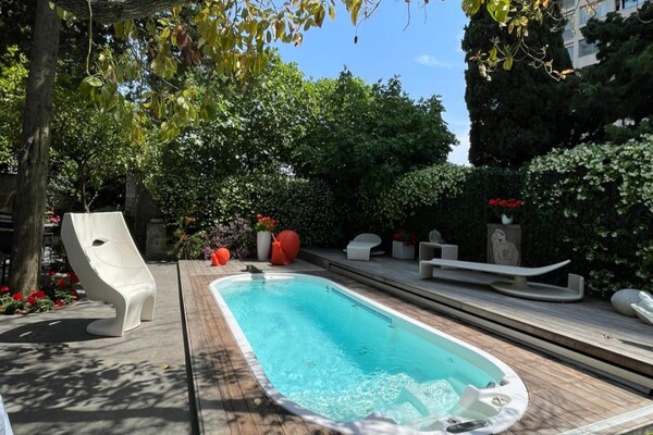 Adresse prestigieuse : villa unique avec piscine et espaces verts à Monaco