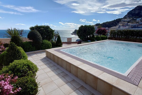 Exceptional apartment with private pool
