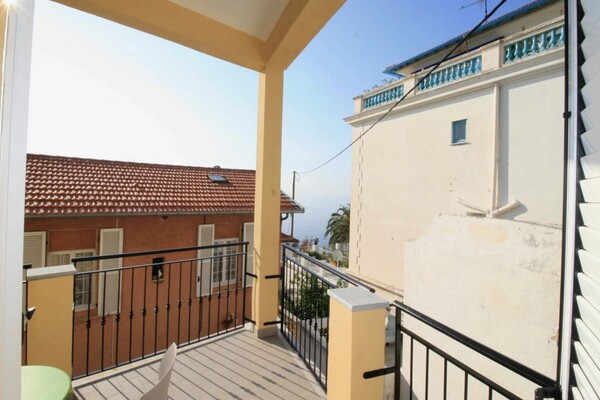 GOLFE BLEU – ONE-BEDROOM APARTMENT WITH BALCONY – CLOSE TO MONAC