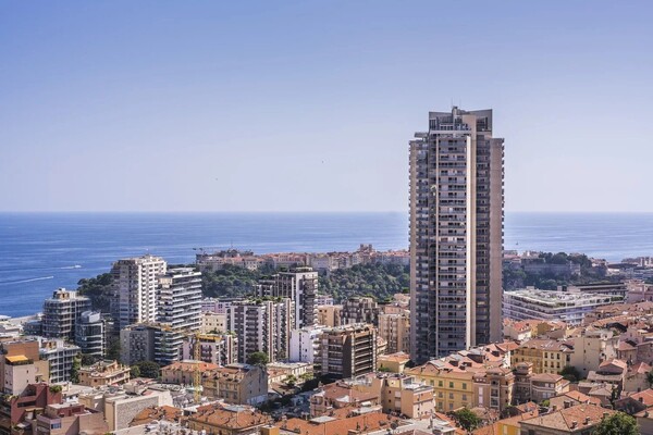 SUPERBE APPARTEMENT TRIPLEX AVEC ROOFTOP – VILLA CAPRICE, BEAUSO