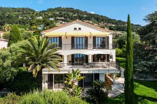 Immobilier Roquebrune Cap Martin - A vendre, villa d'exception a