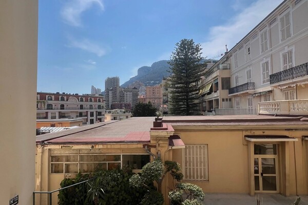 SHAKESPEARE – Appartement 3 pièces à rénover avec fort potentiel