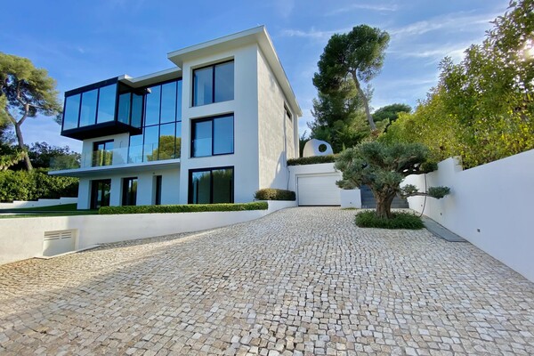 VILLA CONTEMPORANEA - PLATEAU DU CAP MARTIN