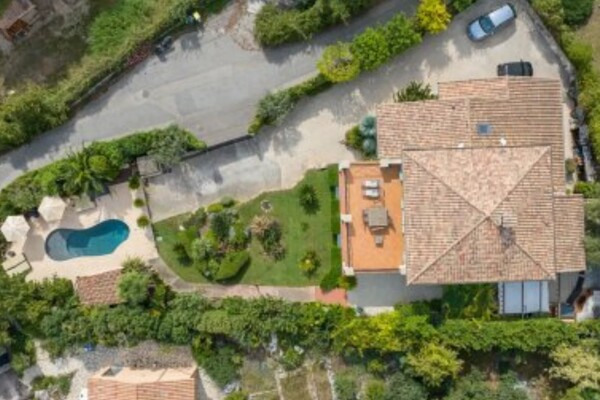 La Lezardière - Maison d’exception avec vue panoramique à La Tur