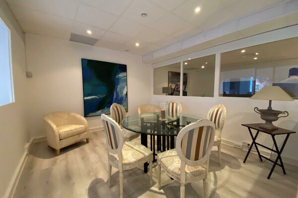 BUREAU INCROYABLE À FONTVIEILLE