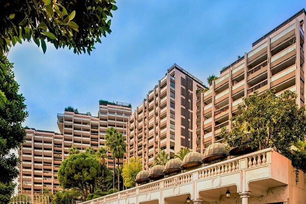 CASINO OF MONTE CARLO VIEWS, LARGE LUXURIOUS HOME IN THE PARK PALACE, TOP BUILDING WITH POOL !