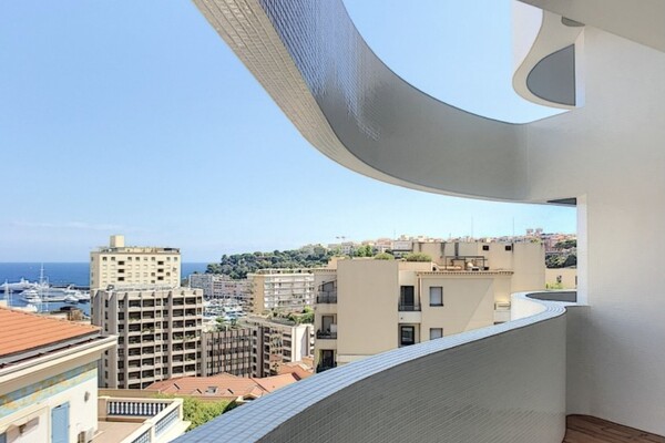 LE STELLA – SPARKING SEA VIEW, MIXED USE - 1 BEDROOM