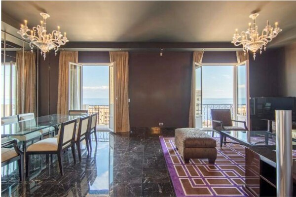 FORMIDABLE PENTHOUSE - ADRESSE IDÉALE !