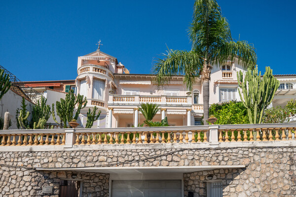 ROQUEBRUNE-CAP-MARTIN – Belle Époque Villa to Renovate – Sea & Monaco Views