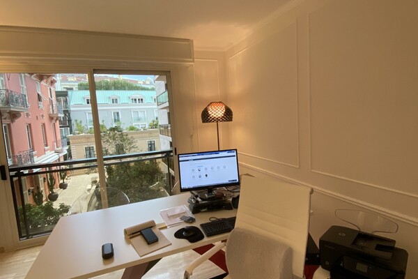 MONTAIGNE B/C - Renovated studio with mixed use