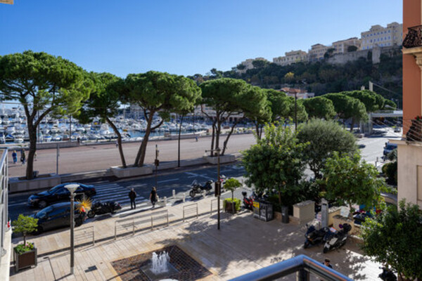 HABITATION OU BUREAU SUR LE PORT