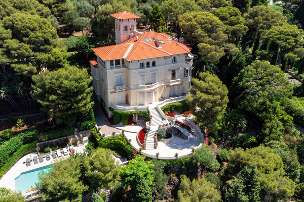 Rare property: Exceptional apartment in a prestigious villa in Roquebrune-Cap-Martin