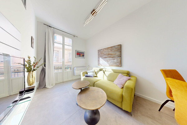 CHARMANT STUDIO AVEC COIN NUIT-  COEUR DU ROCHER