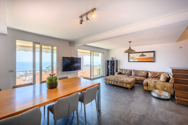 TRIPLEX WITH ROOF TOP TERRACE - BEAUSOLEIL