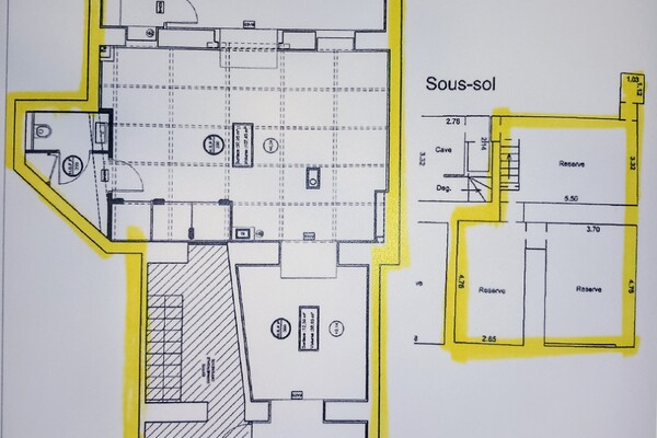 MURS COMMERCIAUX OCCUPES - CONDAMINE