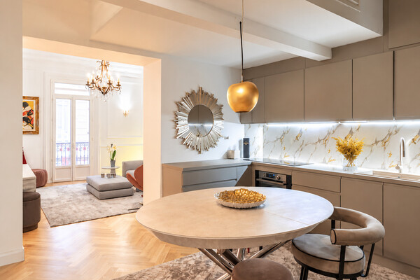 Monte-Carlo – Elegant renovated two-bedroom apartment in the heart of the Principality