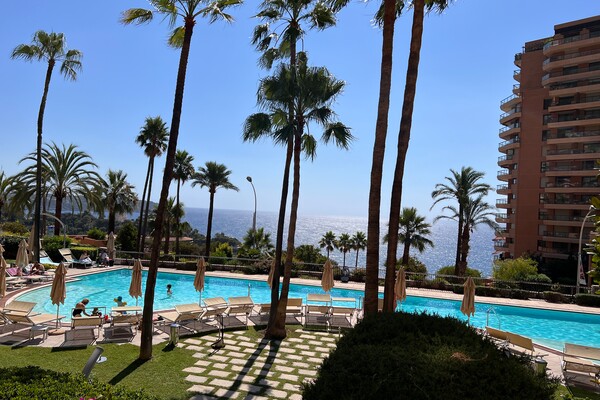 4 rooms Very much in demand at Parc St Roman panoramic sea view