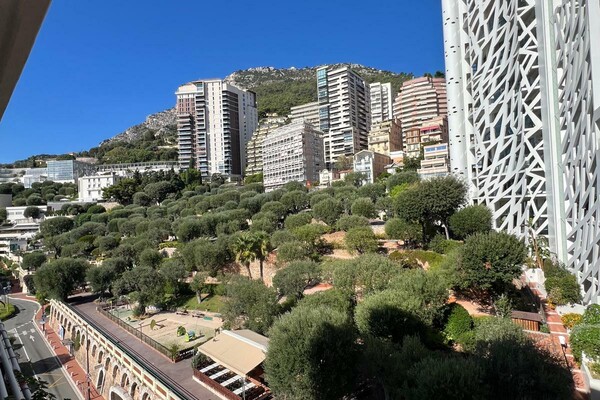 Studio apartment with alcove et gardens view