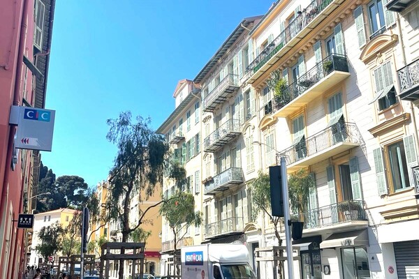 Nice - Le Port - Beautiful commercial premises