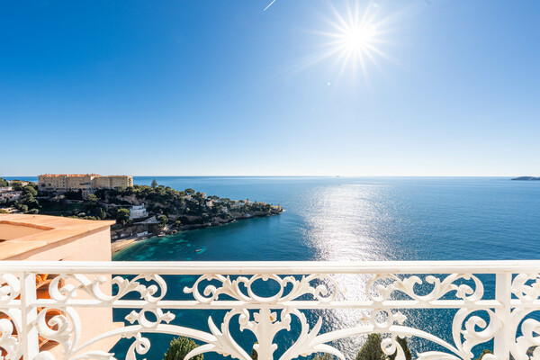 CAP D'AIL - SUBLIME APPARTEMENT 3 PIECES - VUE MER PANORAMIQUE - RÉSIDENCE AVEC PISCINE